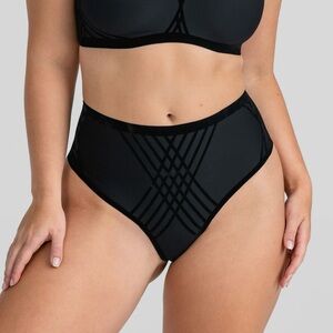 Honeylove Black Silhouette Shapewear Sculpting Slimming Thong Size Medium NWOT